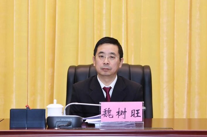 由市人大常委会主任范元平主持会议,市人大常委会副主任朱庆跃,汪先明