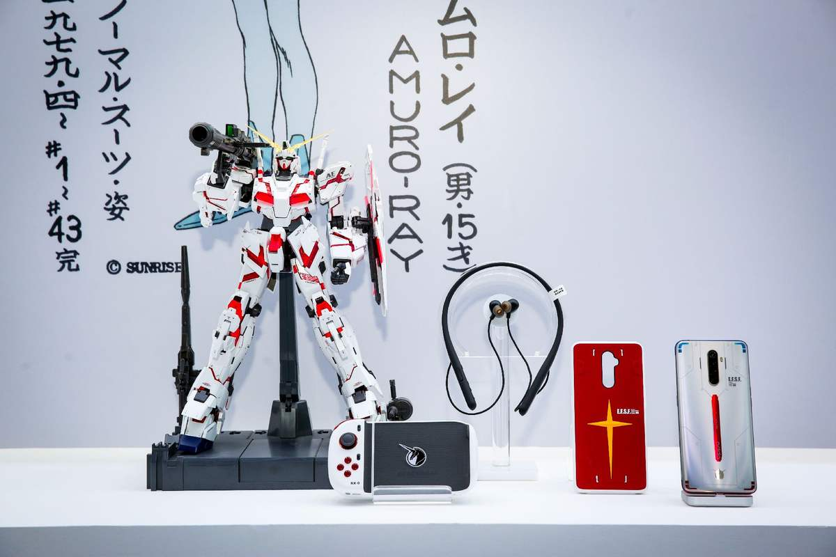 又双叒叕想剁手了看完oppo高达联名产品就是忍不住