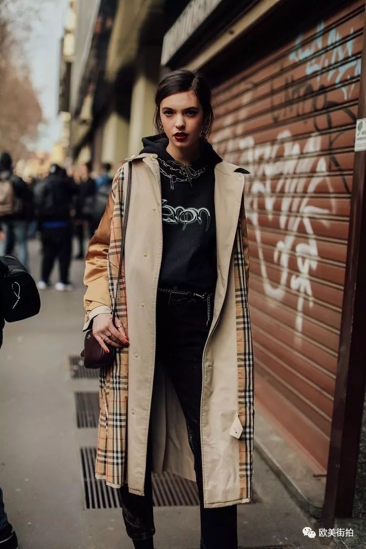 卫衣做内搭怎么穿都好看