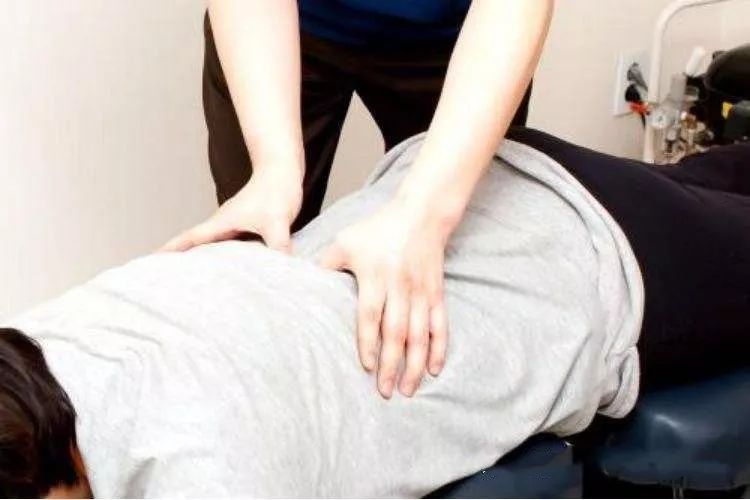 斗门这里的正骨推拿精选套餐只需68元推拿拔罐脊椎矫正