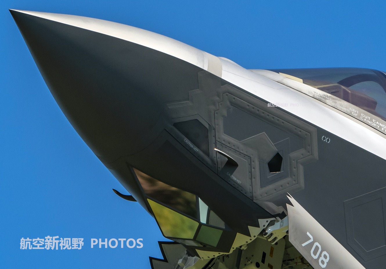 摄影爱好者,今天与大家分享一些美国洛马公司f-35a闪电ii战机的细节