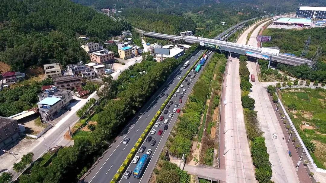 惠州市博罗县,南至惠州市惠城区平南工业区,与惠盐高速公路对接