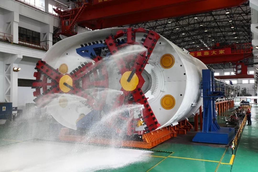 世界最大断面类矩形盾构机"阳明号"