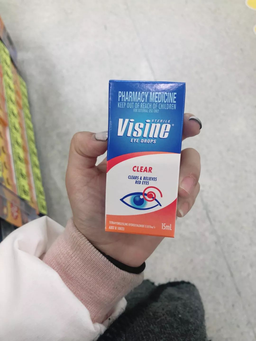充血症状比较严重,可以使用抗过敏的visine allergy eye drops马来酸