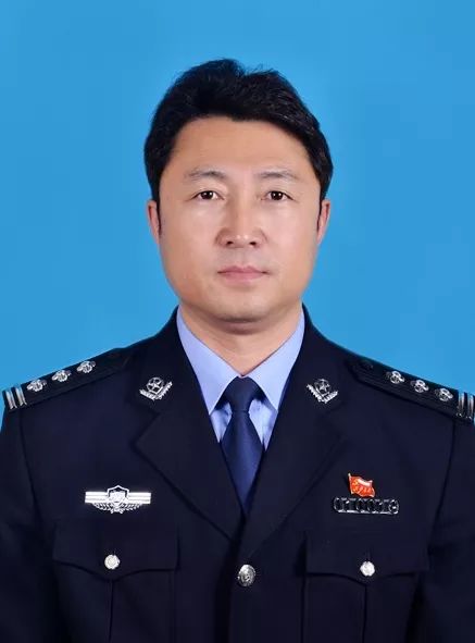 早在1999年,在大连中医医院工作了近20年的刘守义,因医术精湛又懂俄语