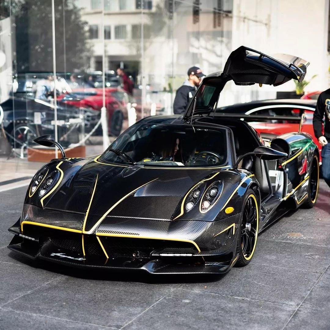 【跑车空间】超级艺术品,一枚全碳纤维帕加尼huayra bc!