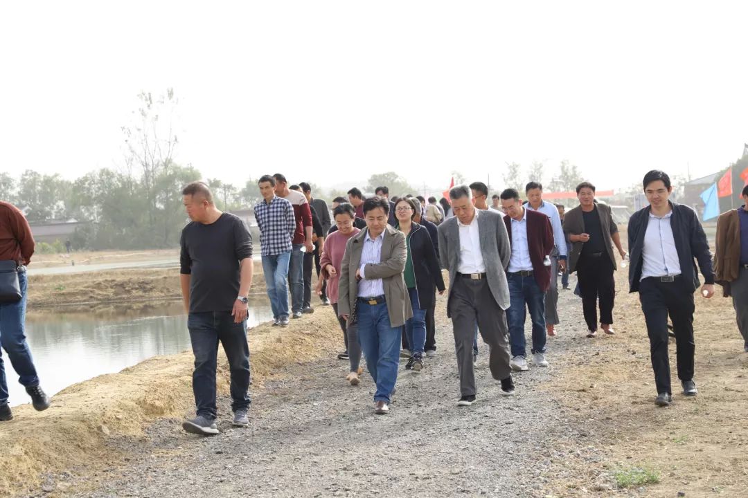 溧阳市社渚沈荣平家庭农场作者:水产养殖网 吴施中返回搜狐,查看更多
