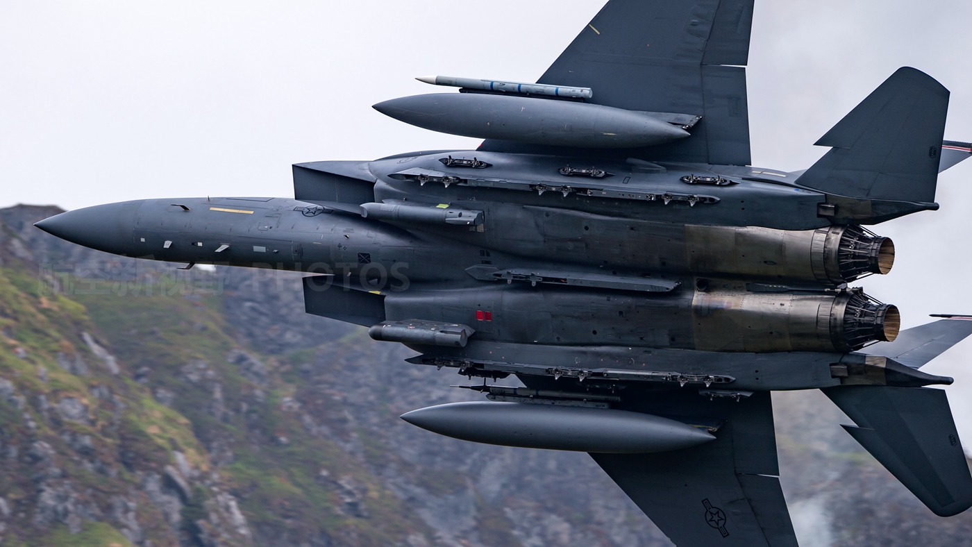 原创美空军f15e战斗轰炸机音速峡谷超低空突防名副其实的攻击鹰