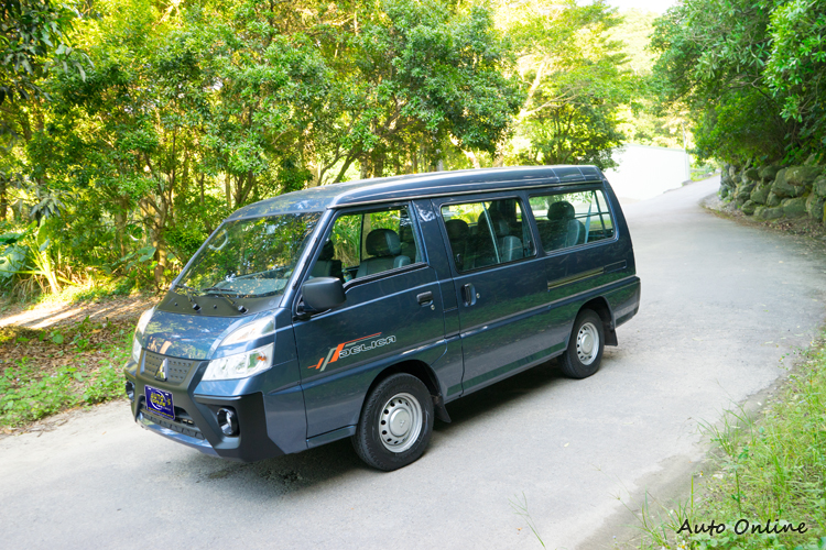 试驾三菱得利卡八人座厢型自排商用车型!