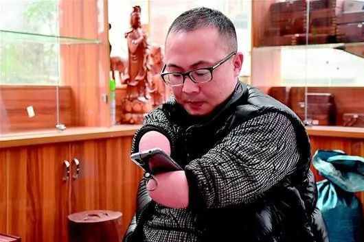 榜样在身边吴辉无翼翱翔梦生辉