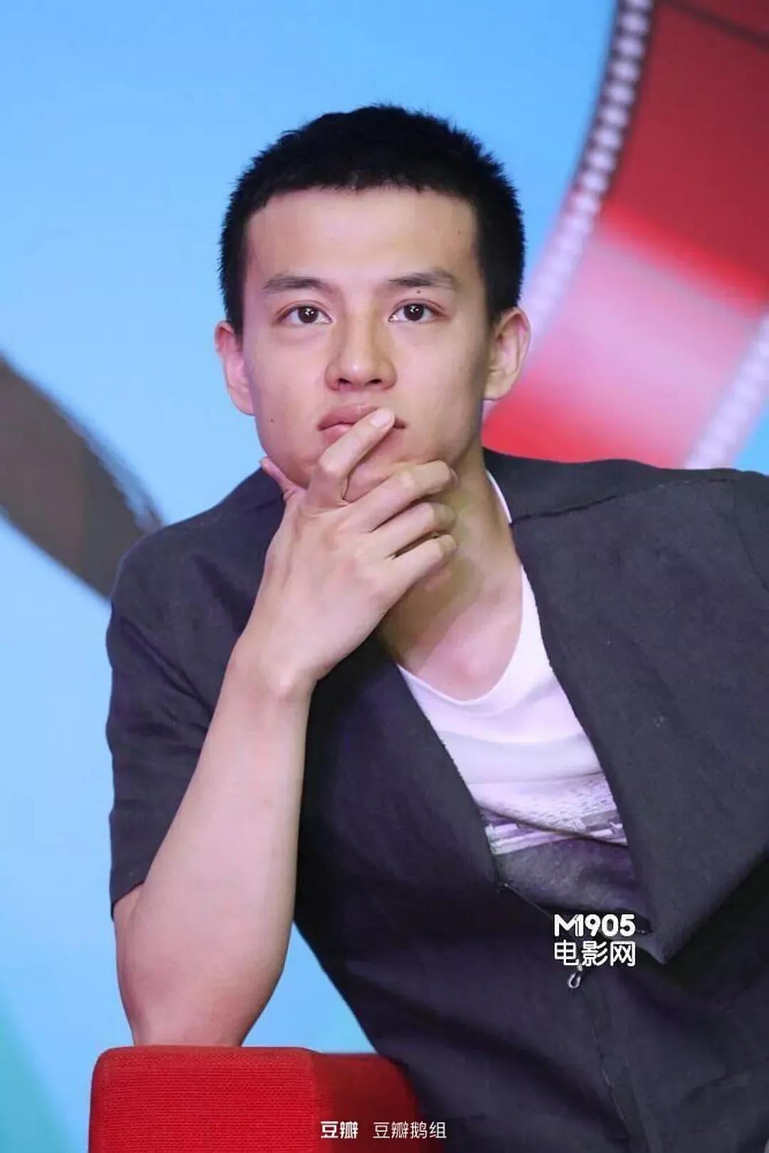 我被《少年的你》里这个33岁的"少年"圈粉了_尹昉