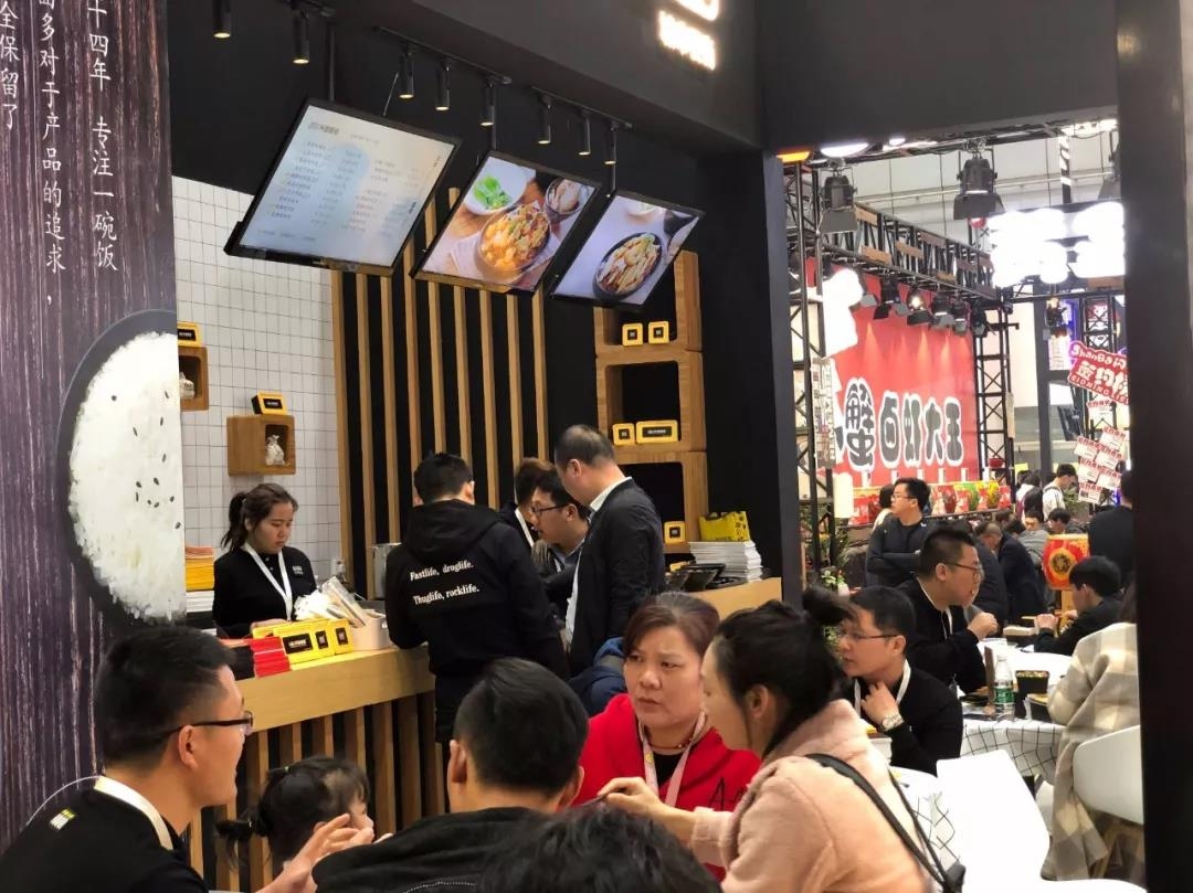 学校食堂档口什么最火中式快餐优势凸显