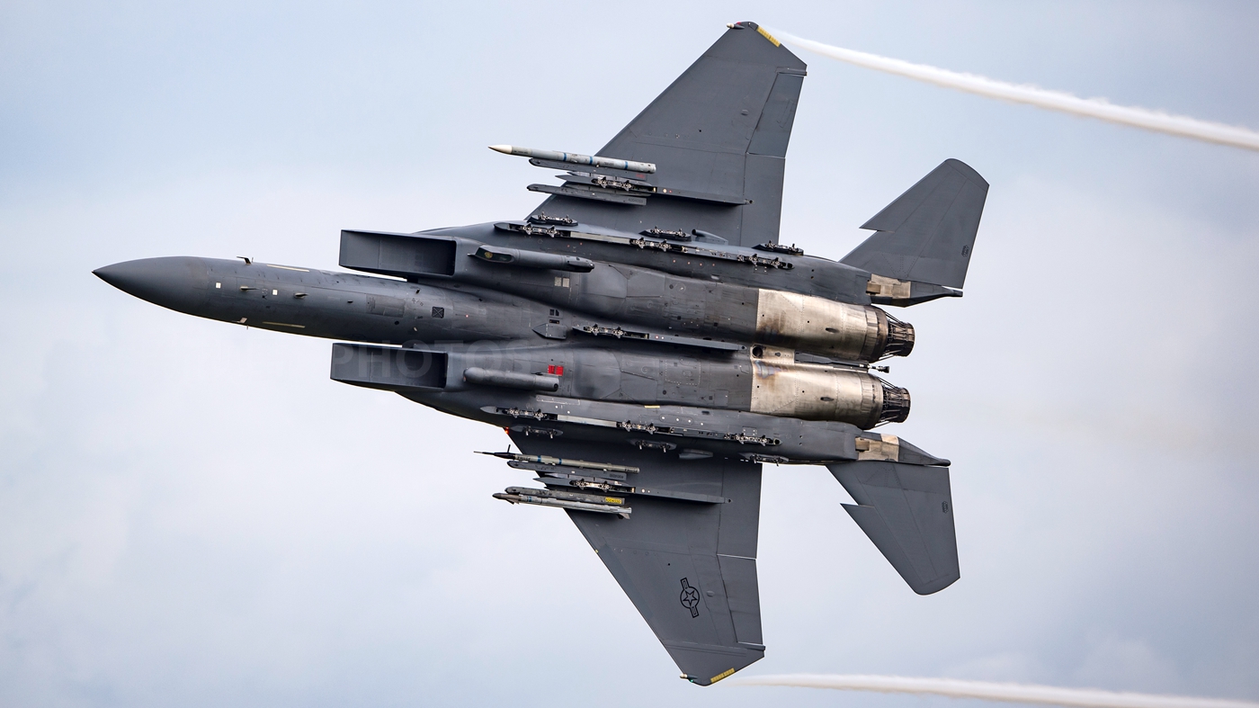 原创美空军f15e战斗轰炸机音速峡谷超低空突防名副其实的攻击鹰