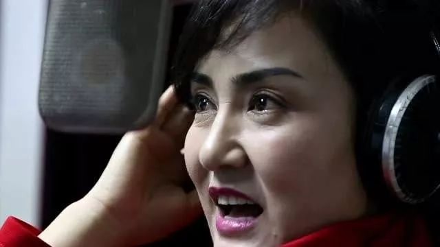 乌兰红梅《把你带回我的草原》听了还想听!