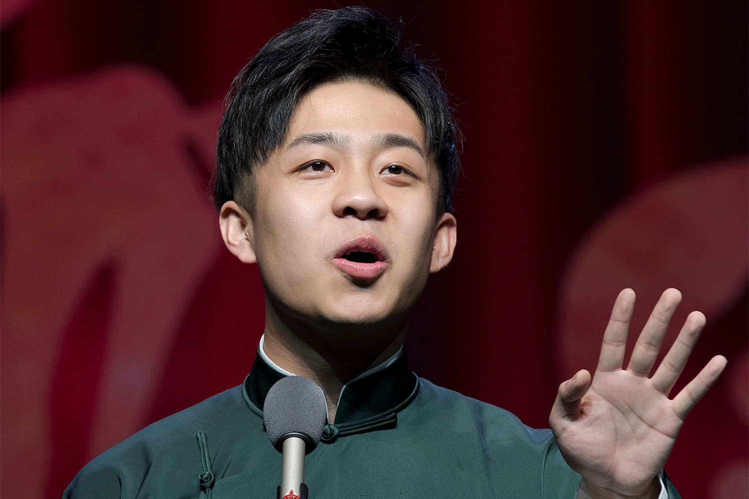 原创德云社张九龄发文称心情大好,引粉丝纷纷猜测,到底啥事这么开心