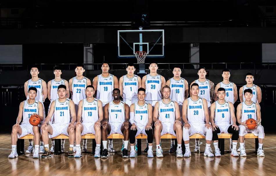 cba北京首钢合影林书豪领衔3外援方硕颜值担当