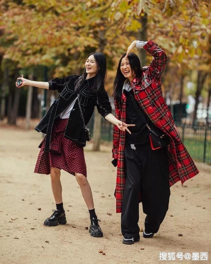 小黑裤小黑鞋的组合让腿再长10cm太显瘦显高了