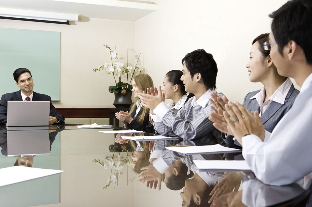 如何避开浪费时间与精力的低效会议请用四二四注意力法则