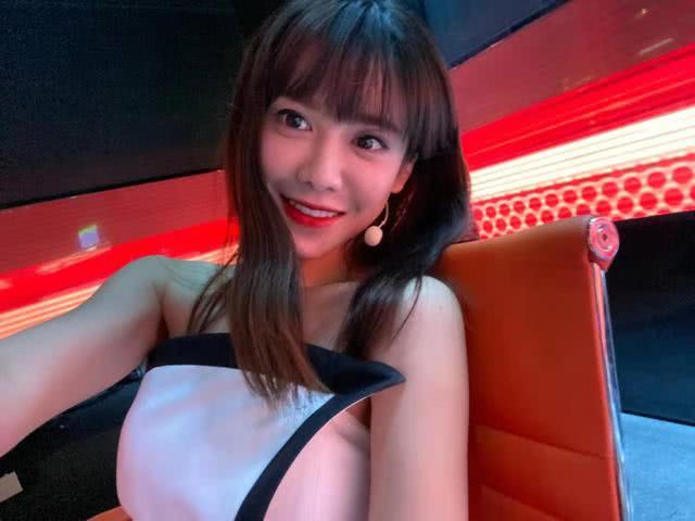 秦奋美娜复合,秦奋为美娜送法拉利,网友:美娜的魅力不可阻挡