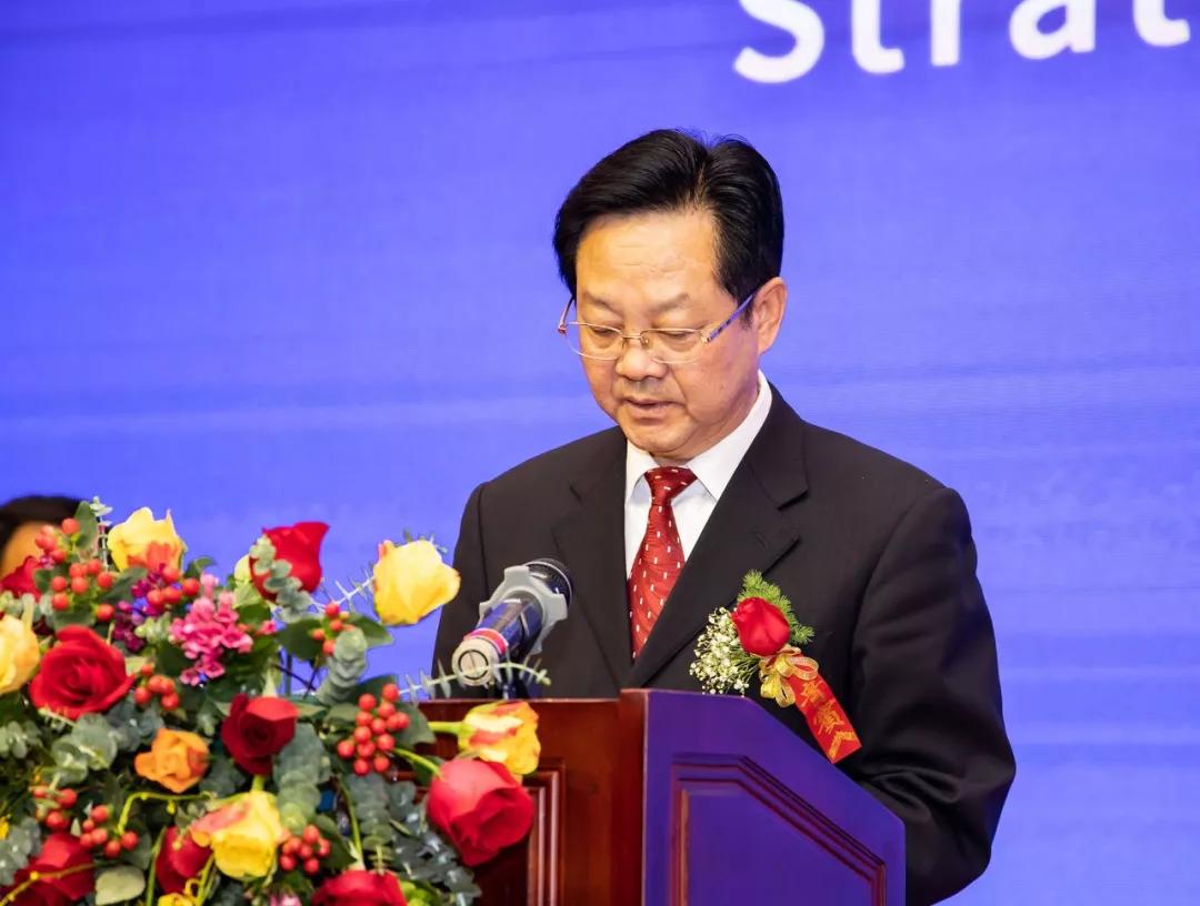 信阳电子信息产业集聚示范区管委会主任,新区党委书记陈延虎信阳市