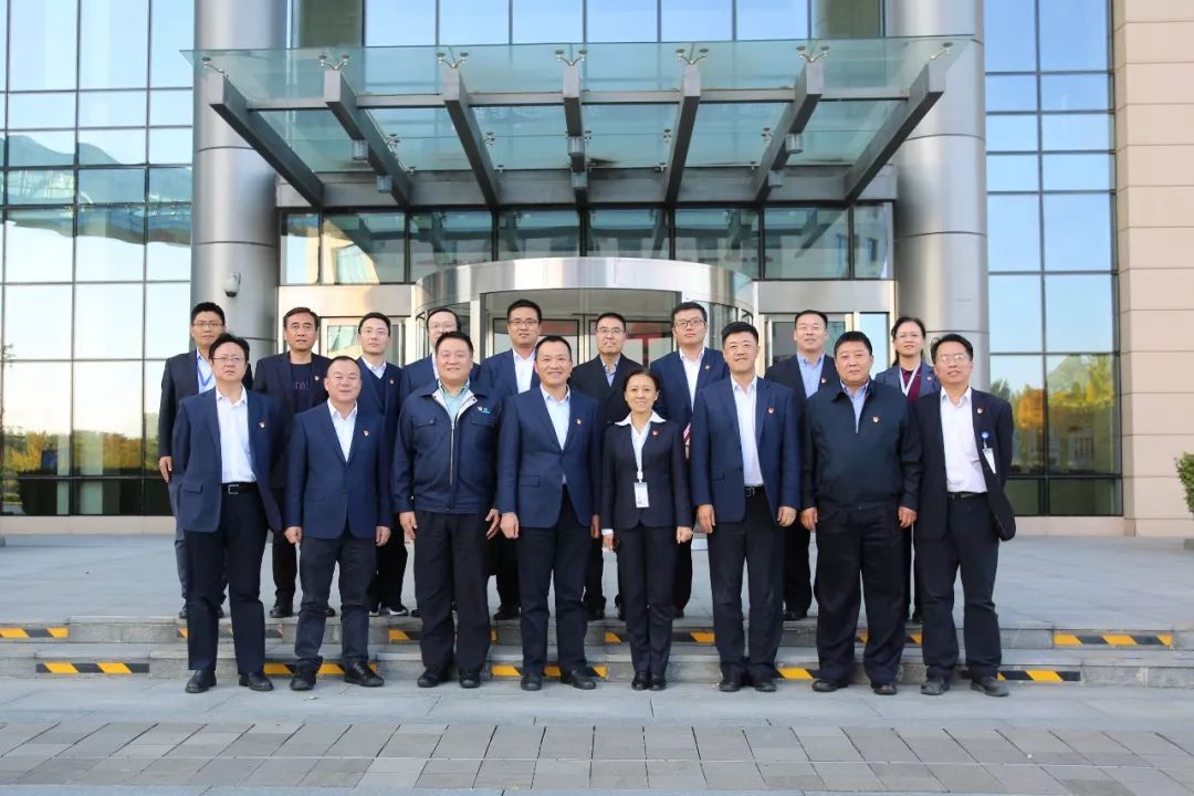 公司领导班子成员集体到中国航发研究院进行调研交流