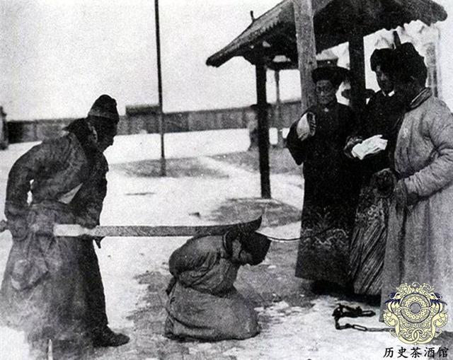 直击五花八门的清朝酷刑图四是浸猪笼图八大刀寒光闪闪