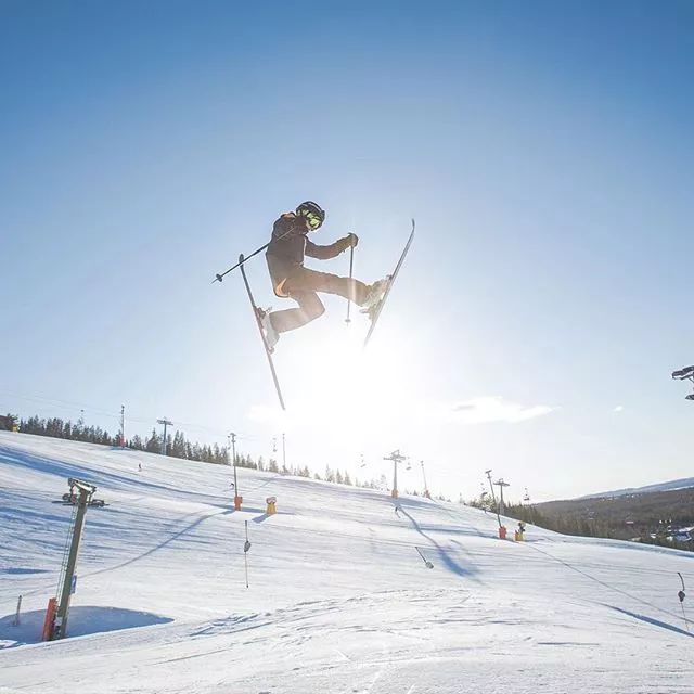 芬兰列维滑雪场 美得无常的雪坡