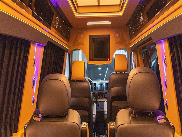 江淮瑞风m5商务车改装,合正高逼格艺术与科技的产物*