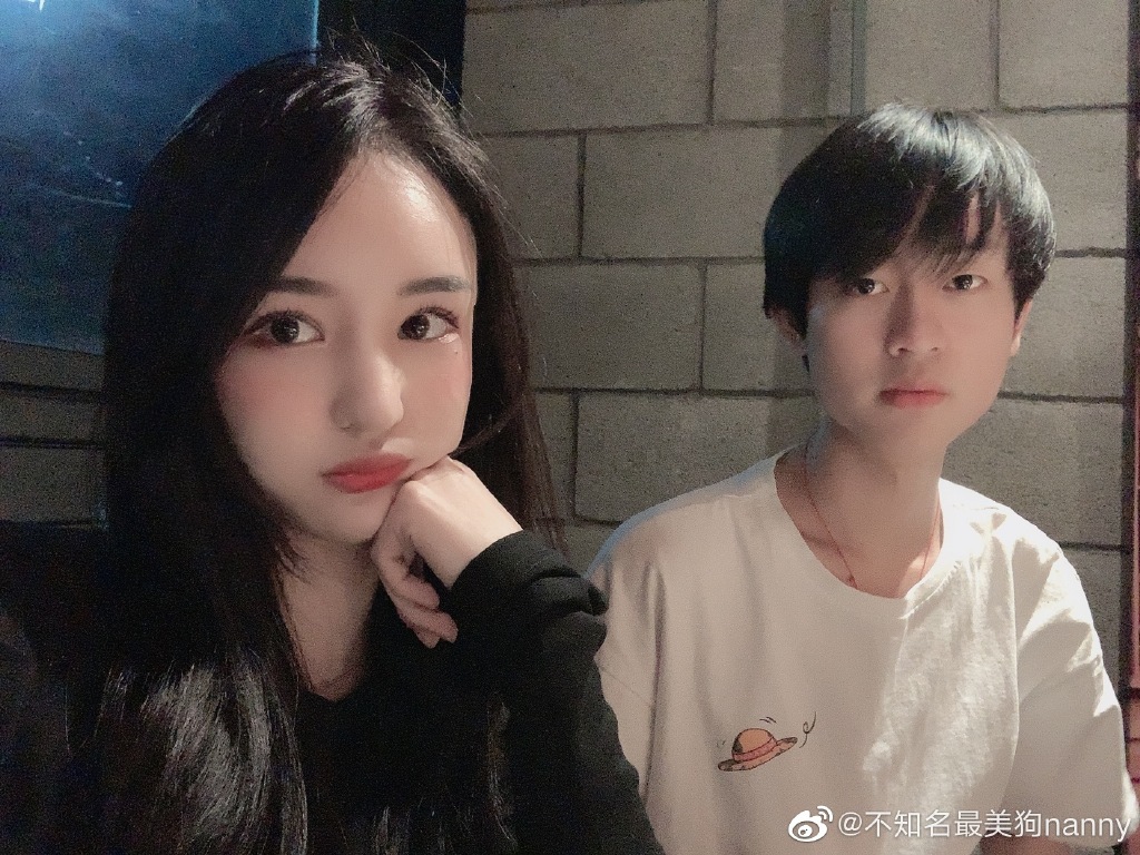 前mlxg女友就直接表示,自己就是想找职业选手当男友,先是追meiko无果