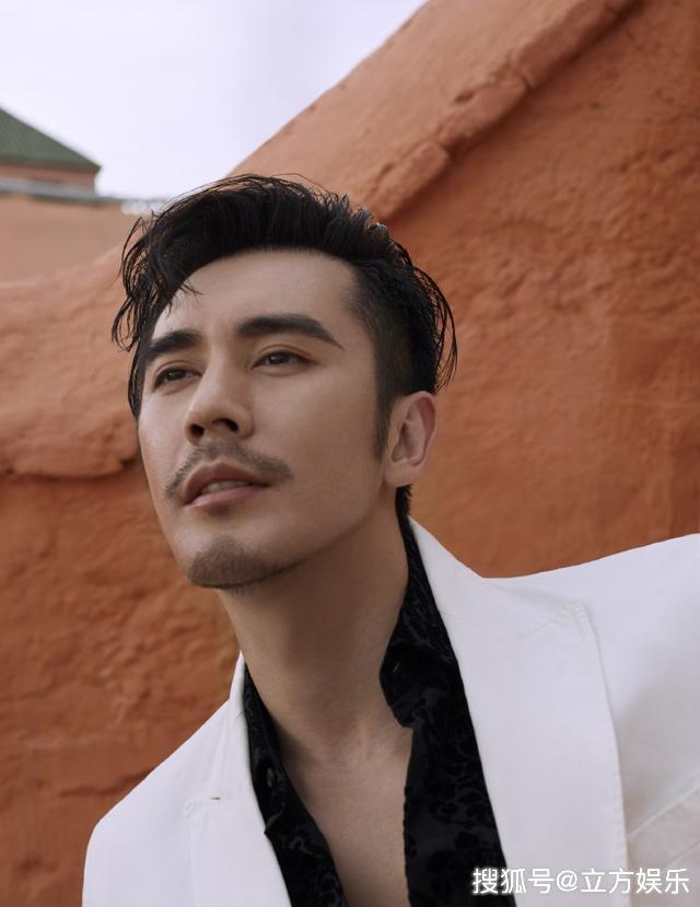 钟丽缇夫妇现身摩洛哥共拍时尚大片张伦硕大曝忘年恋保鲜秘籍