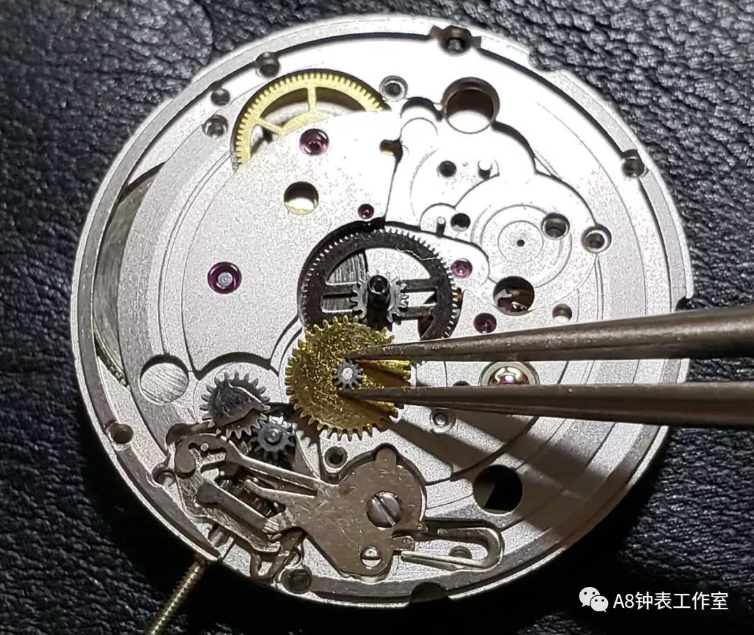 拆卸海鸥2824-2手表机芯全过程