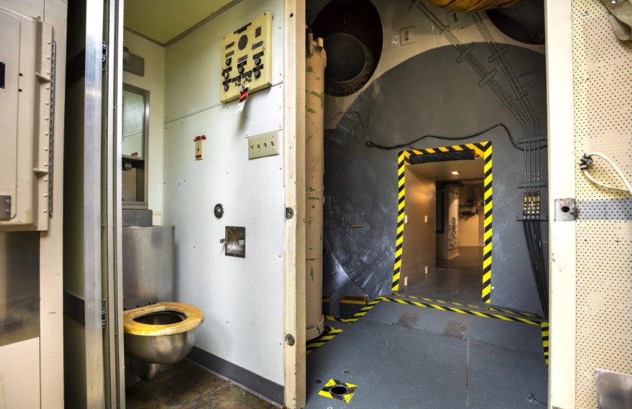 除此之外,美国民间修建的那就更多了,而且他们财力有限,所以建的地堡