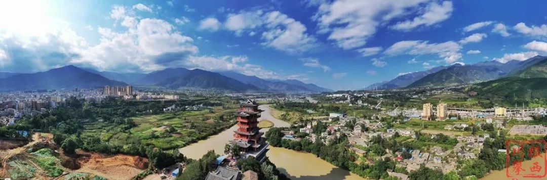 航拍视频丨俯瞰凤凰城 这一楼一阁的历史韵味_德昌