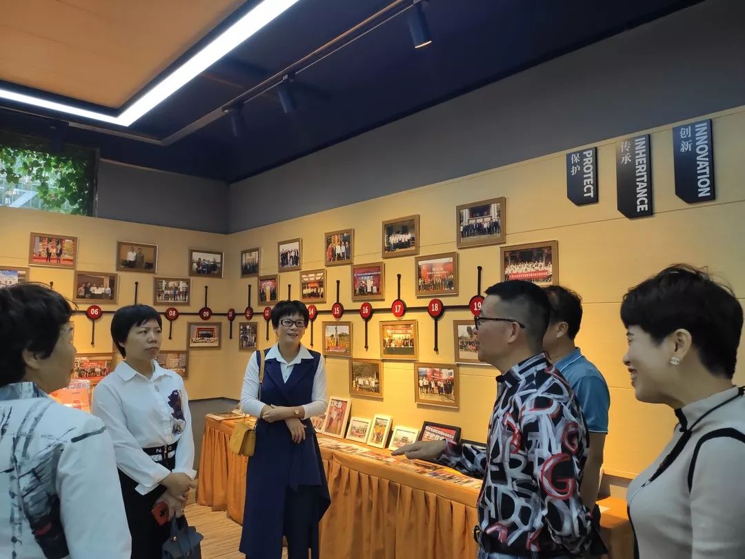 晋江市政协妇联界别委员莅临兆泰文创园调研