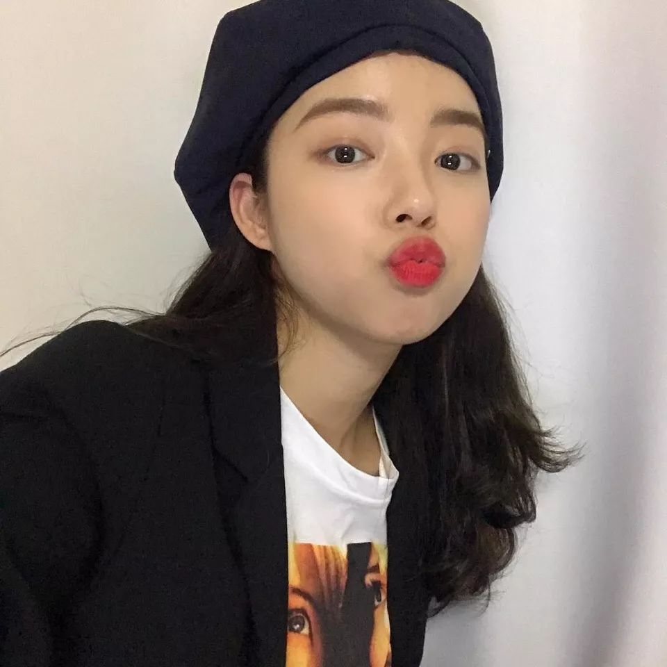 头像你摸摸我衣服的料子是不是做你女朋友的料