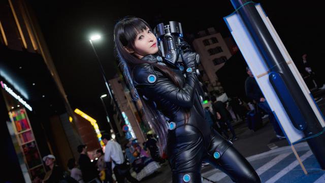 日本万圣节cos开幕皮套小姐姐帅呆了为何女cos都喜欢坐地上