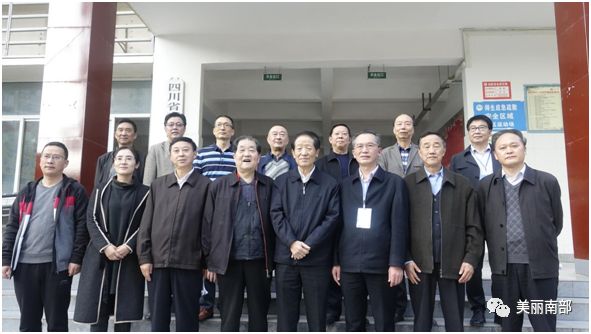 南部中学校长,校关工委主任廖茂杰对徐世群等领导一行的到来表示诚挚