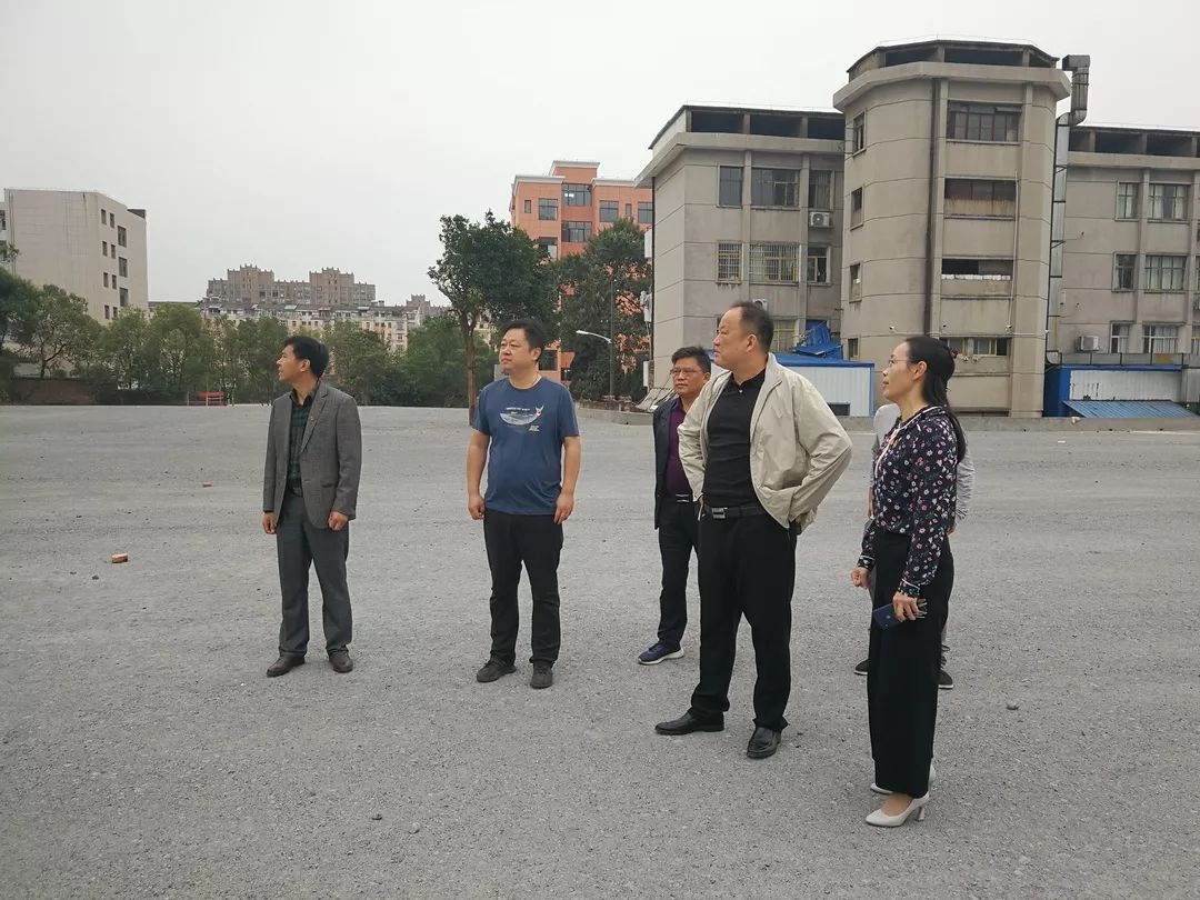 市委书记蒋斌视察新余六中新运动场