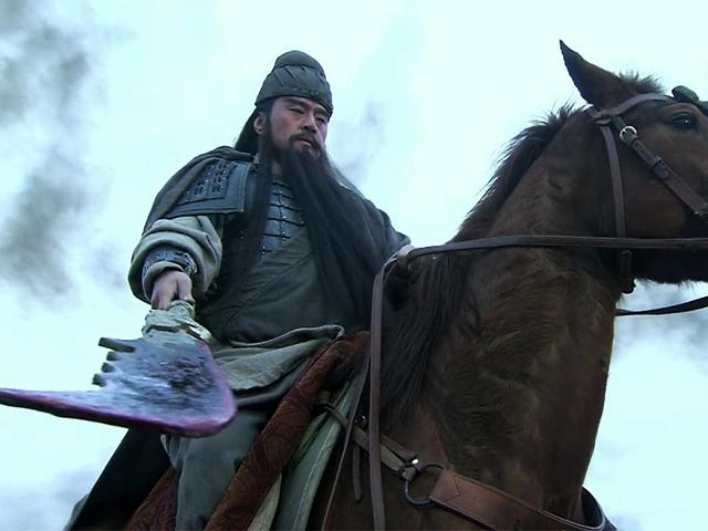 击败徐晃的颜良,却被关羽突袭一刀结果.可见关羽出手之快,准,狠.