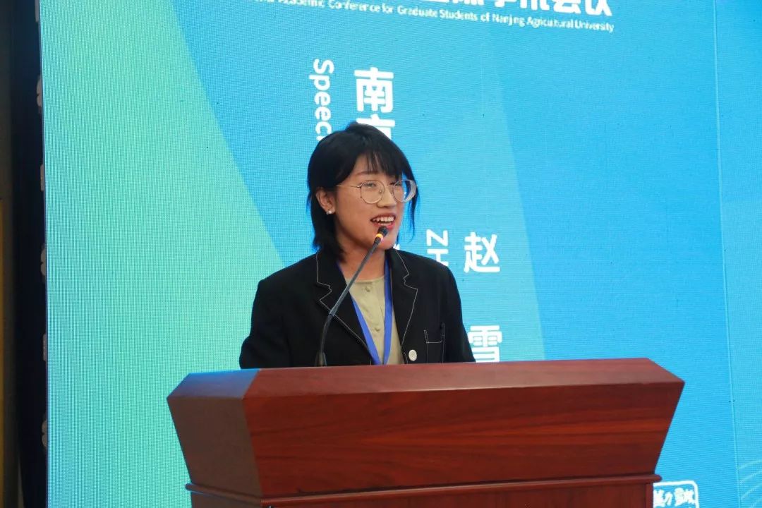 开幕式后,南京农业大学国际教育学院副院长童敏,马里兰大学俞良莉教授