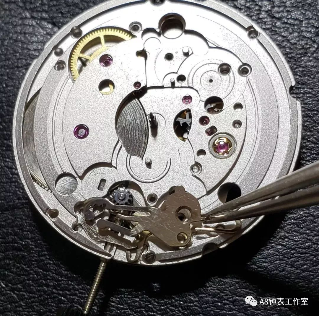 拆卸海鸥2824-2手表机芯全过程_结构