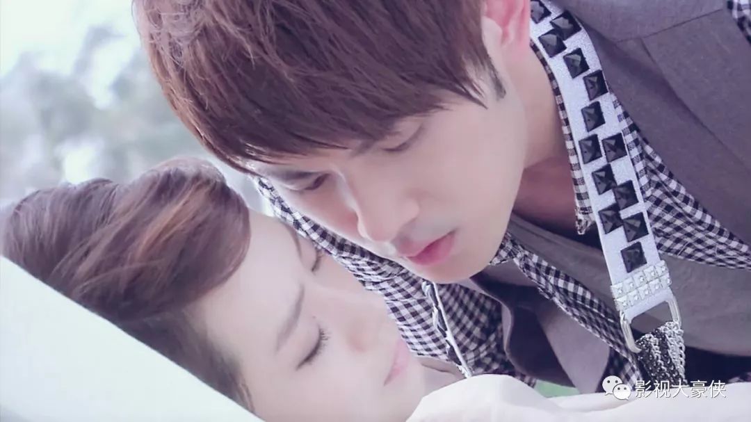 《爱情睡醒了》刘小贝颜值能力俱佳的"沐之晴",王子一样的偶像"季如风