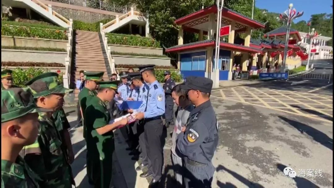 中国警方向越南警方移交一名国际红通在逃毒贩