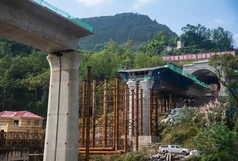 郑万高铁发生的一幕…万州,云阳,奉节,巫山都在传!_隧道