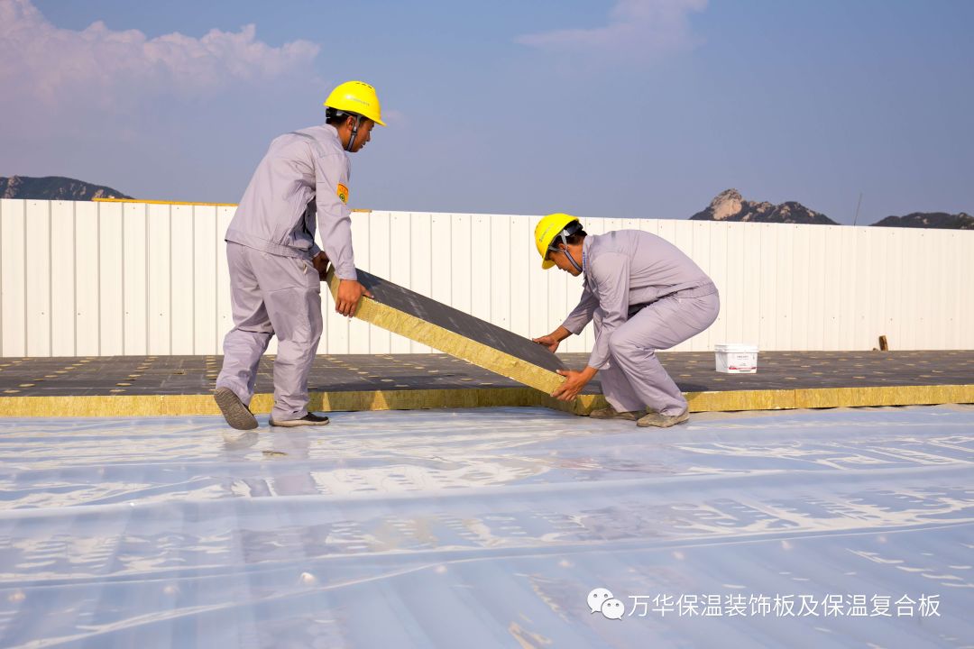 铺设tpo防水卷材→卷材焊接清理卷材搭接处→增加附加层固定处理万 华