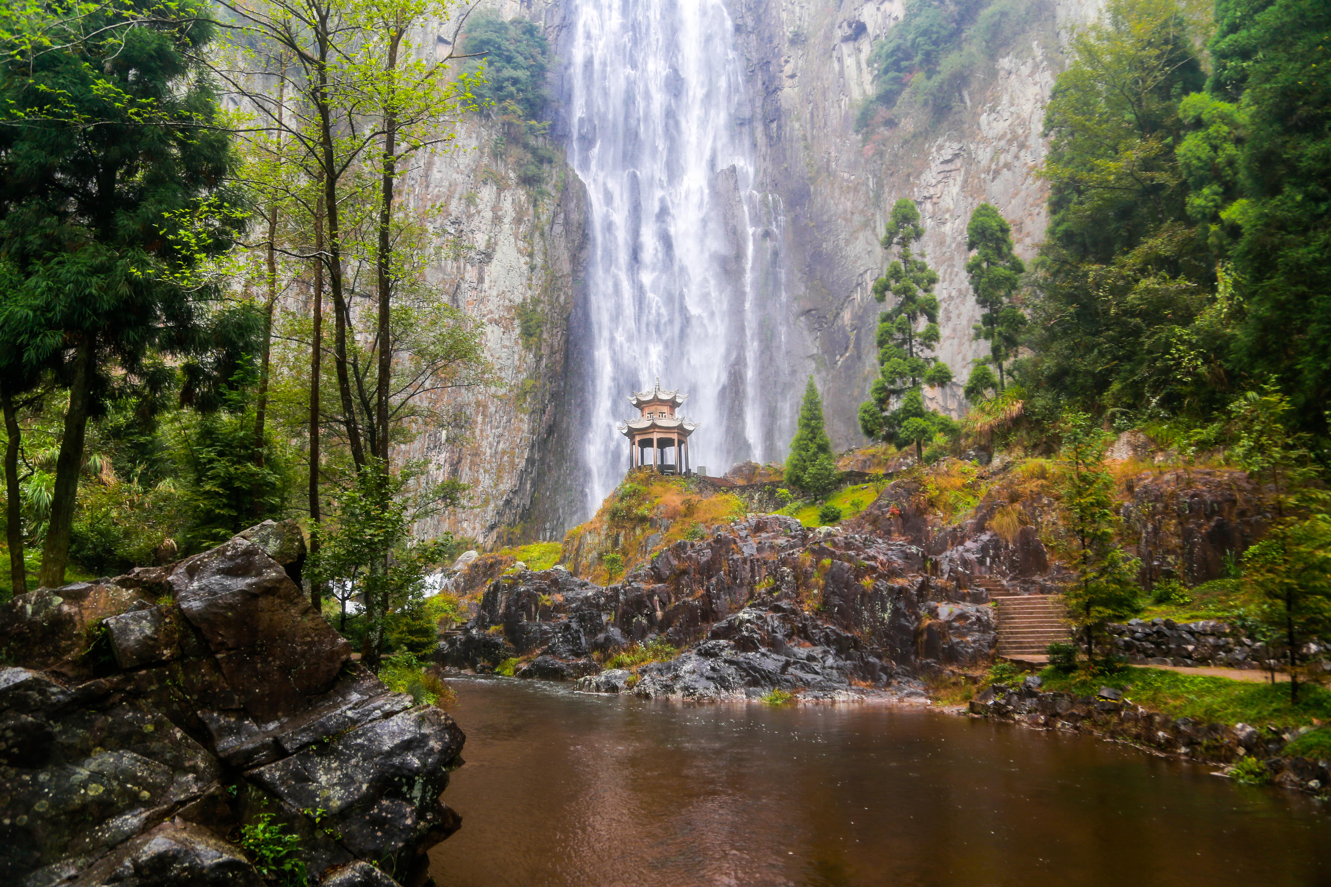 浙江最神奇的瀑布景观温州文成百丈漈落差高达272米