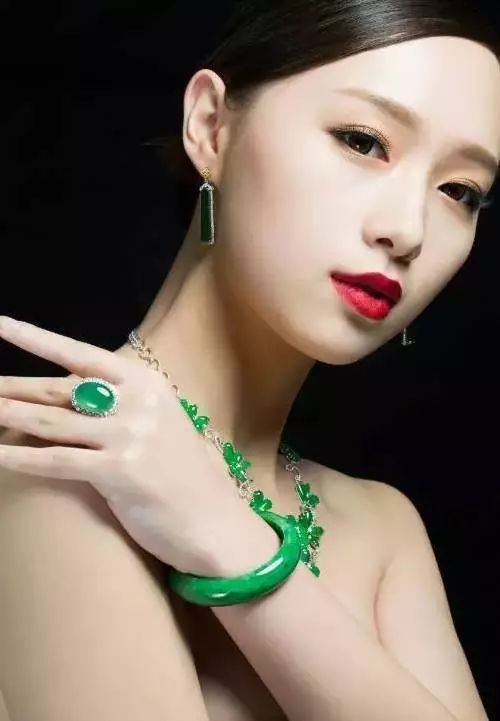 翡翠美镯,一见倾心_手镯