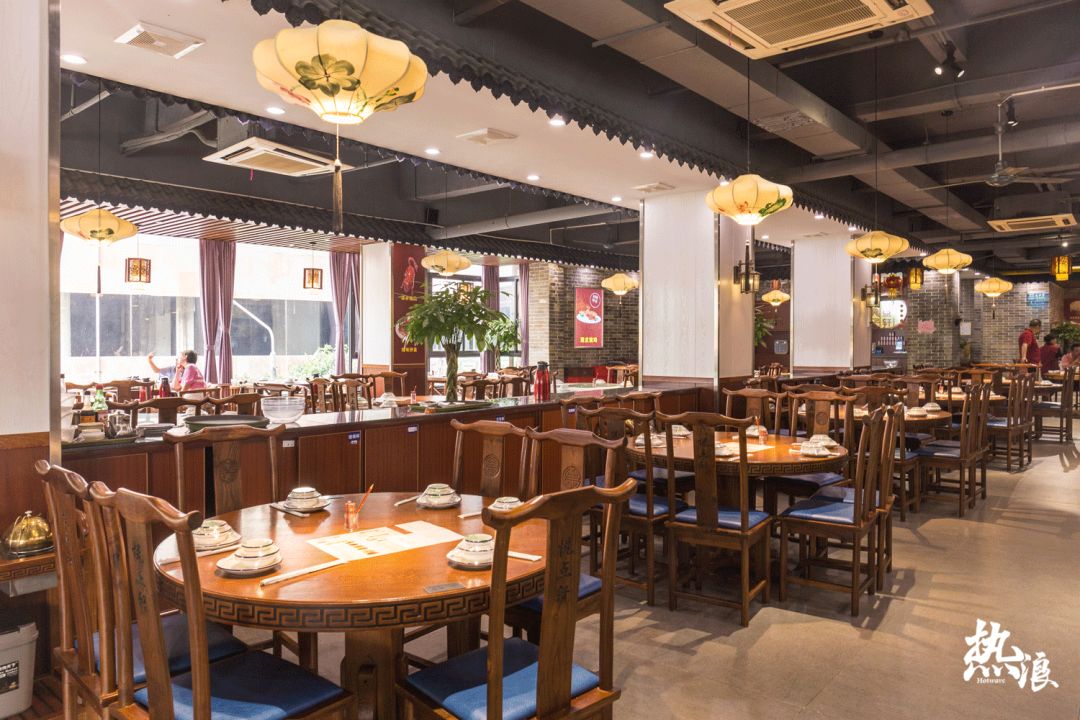 上百款点心48元起跳藏在食肆繁华路段的粤式茶楼