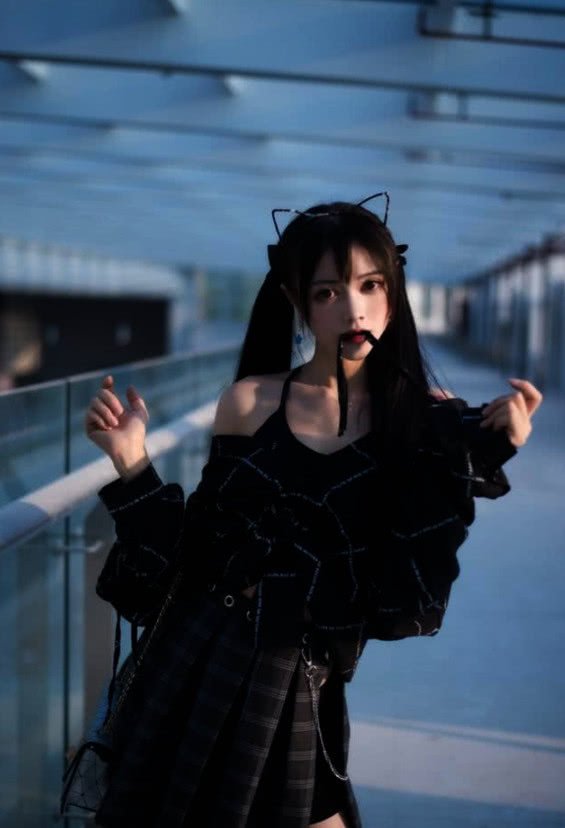 赛高酱地位不保网上惊现黑暗萝莉网友要她所有资料