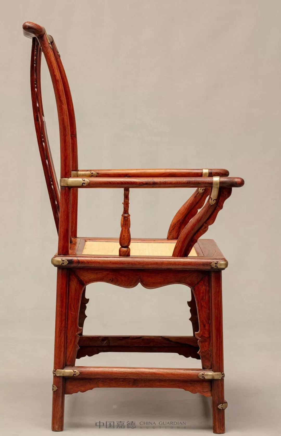 费立哲神父旧藏明末清初黄花梨福字纹大四出头官帽椅